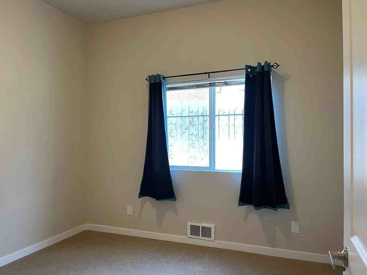 2105 Nw Talus Dr - Photo 4 of 12