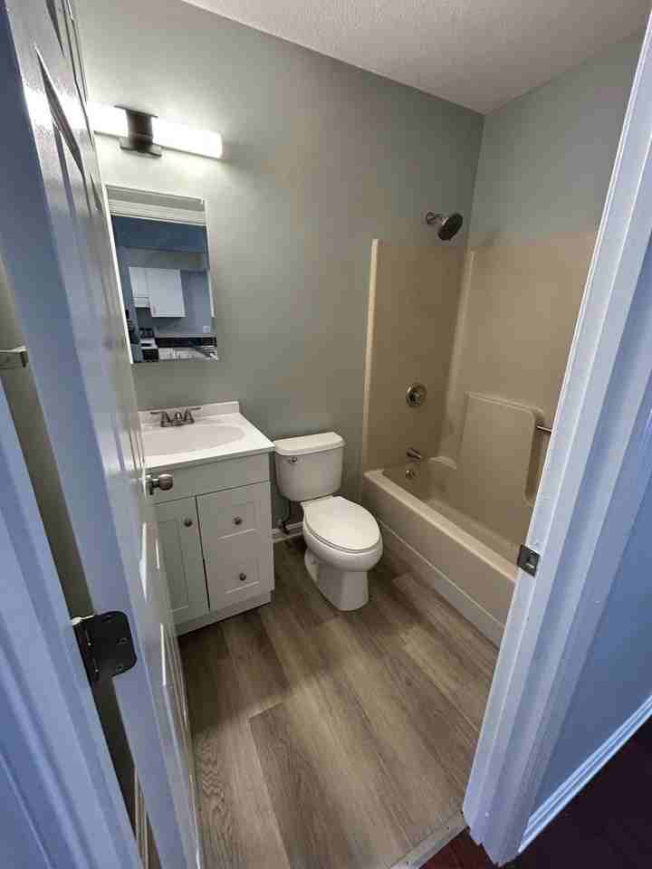11 RiverBend Dr, Unit 22-2 - Photo 5 of 6