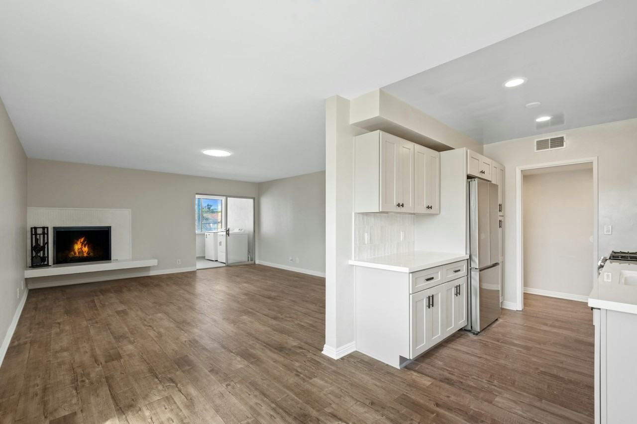 2508 Aviation Boulevard, Unit C - Photo 6 of 38