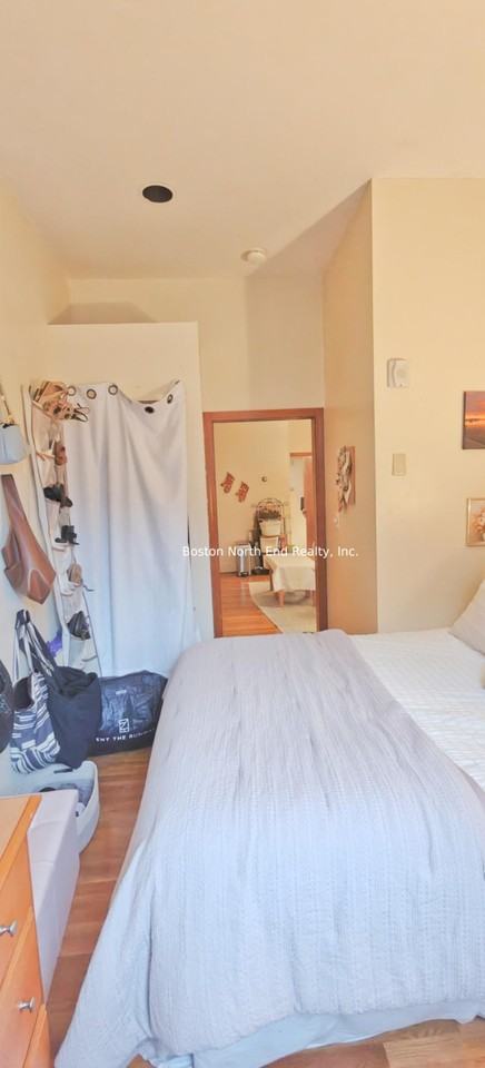 283 Hanover St - Photo 2 of 10