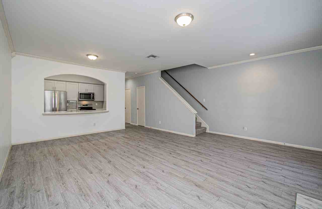 3088 Holly Hall Street - Photo 6 of 31