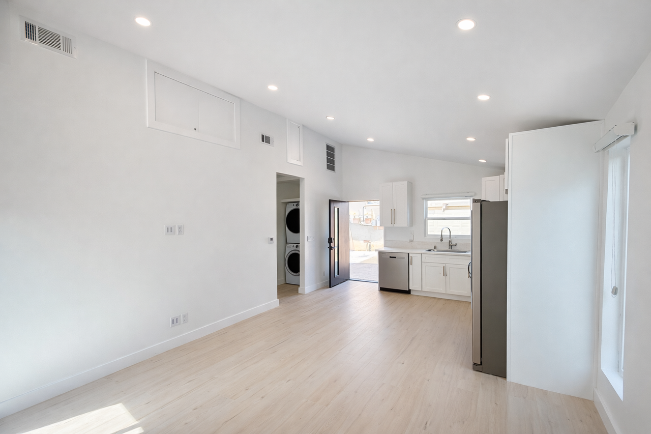 19146 Chase Street - Photo 7 of 24