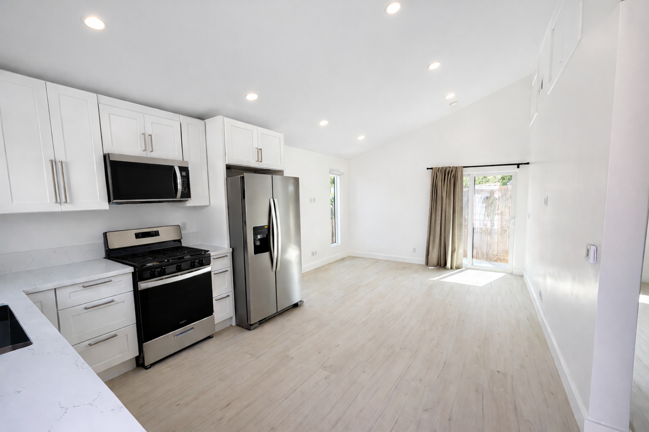 19146 Chase Street - Photo 3 of 24