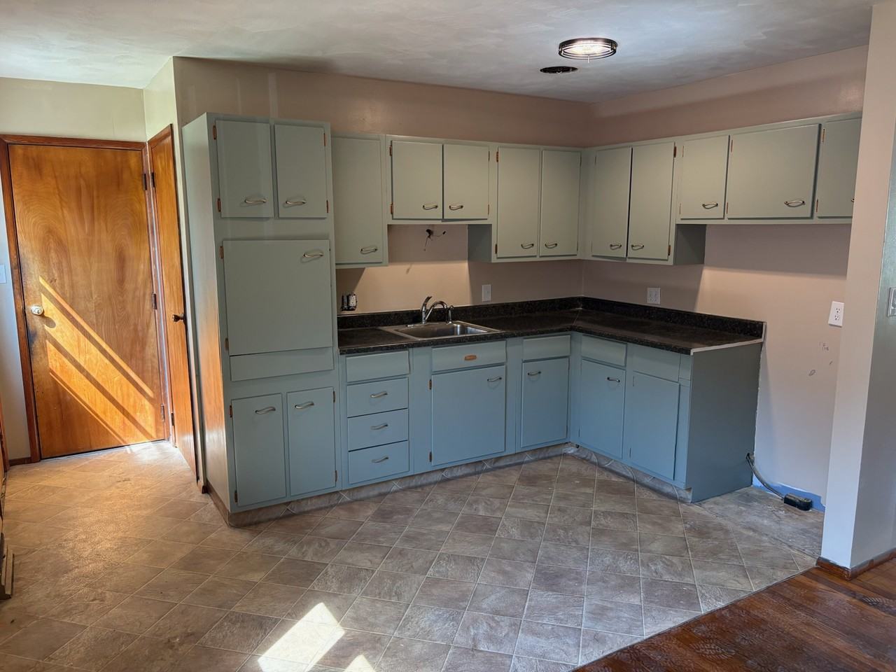 476 Laurel Drive #1 - Photo 2 of 12