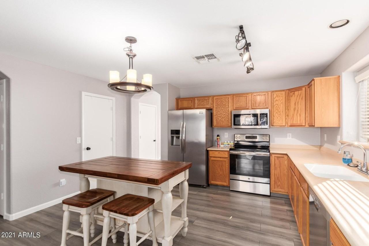 2518 W Bent Tree Dr - Photo 2 of 32