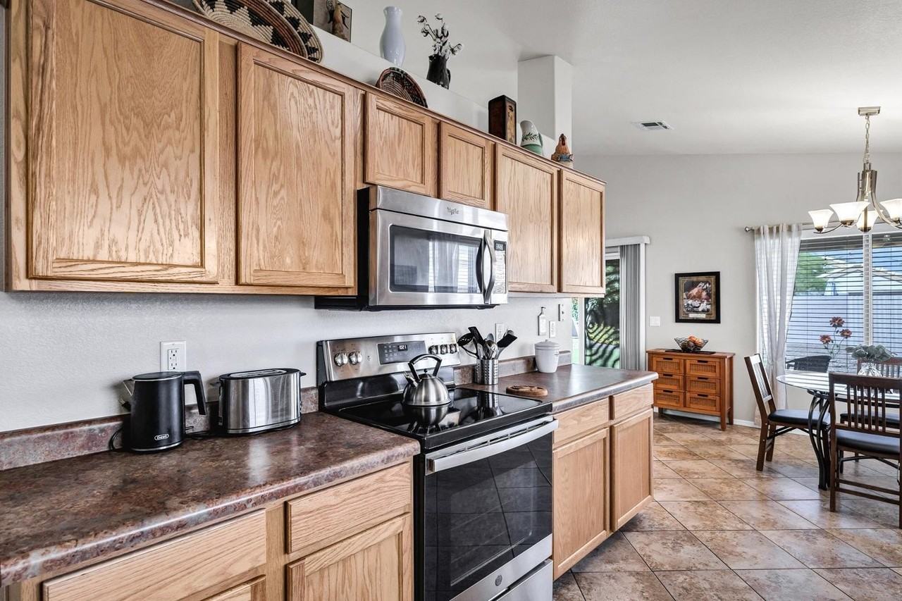 144 S Kingston St - Photo 6 of 18