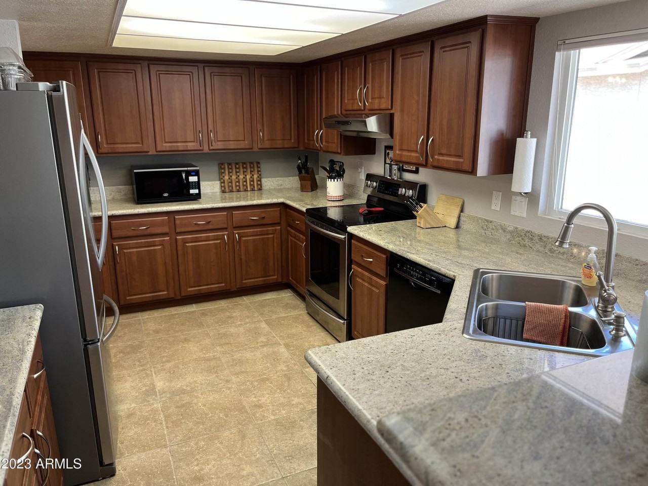 10409 E East Dr - Photo 2 of 22