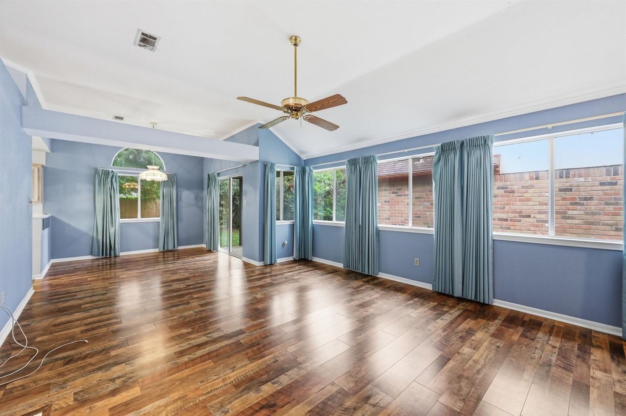 955 Green Meadow St - Photo 4 of 14