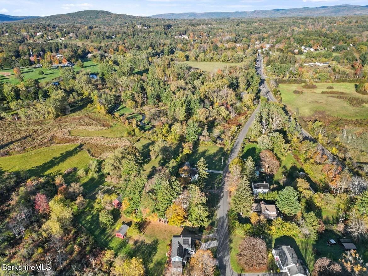 8 Goodrich St - Photo 3 of 34