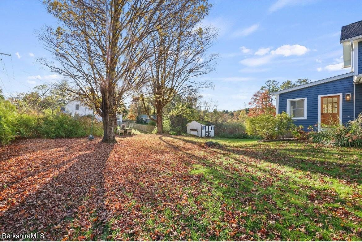 8 Goodrich St - Photo 4 of 34