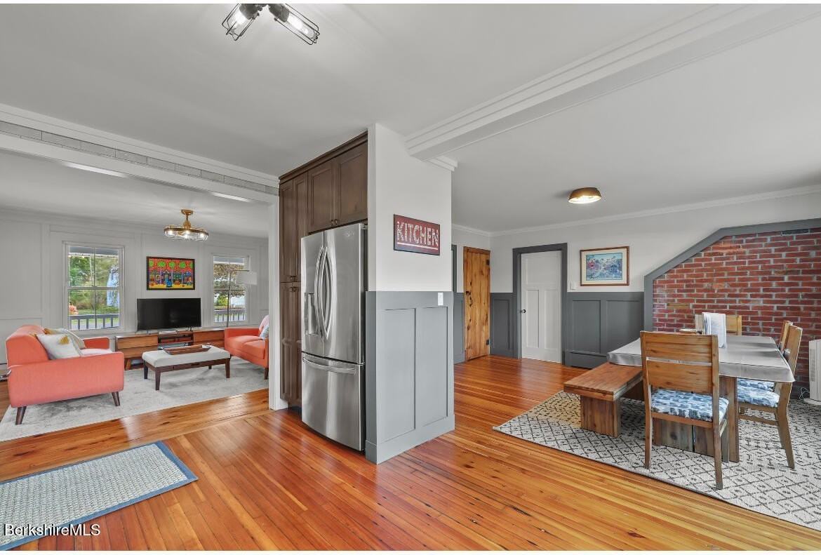 8 Goodrich St - Photo 7 of 34