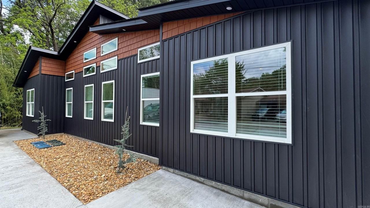 2011 Watts Rd - Photo 2 of 19