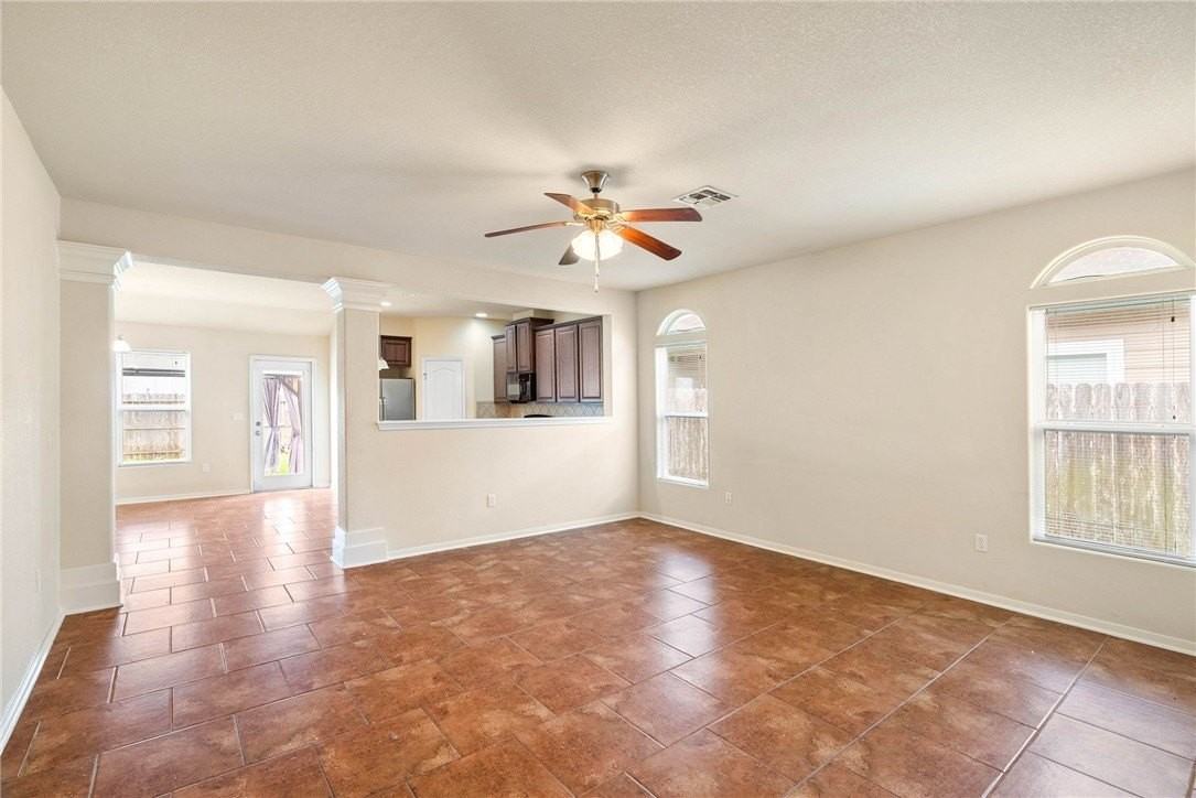 2529 Las Brisas St - Photo 2 of 15