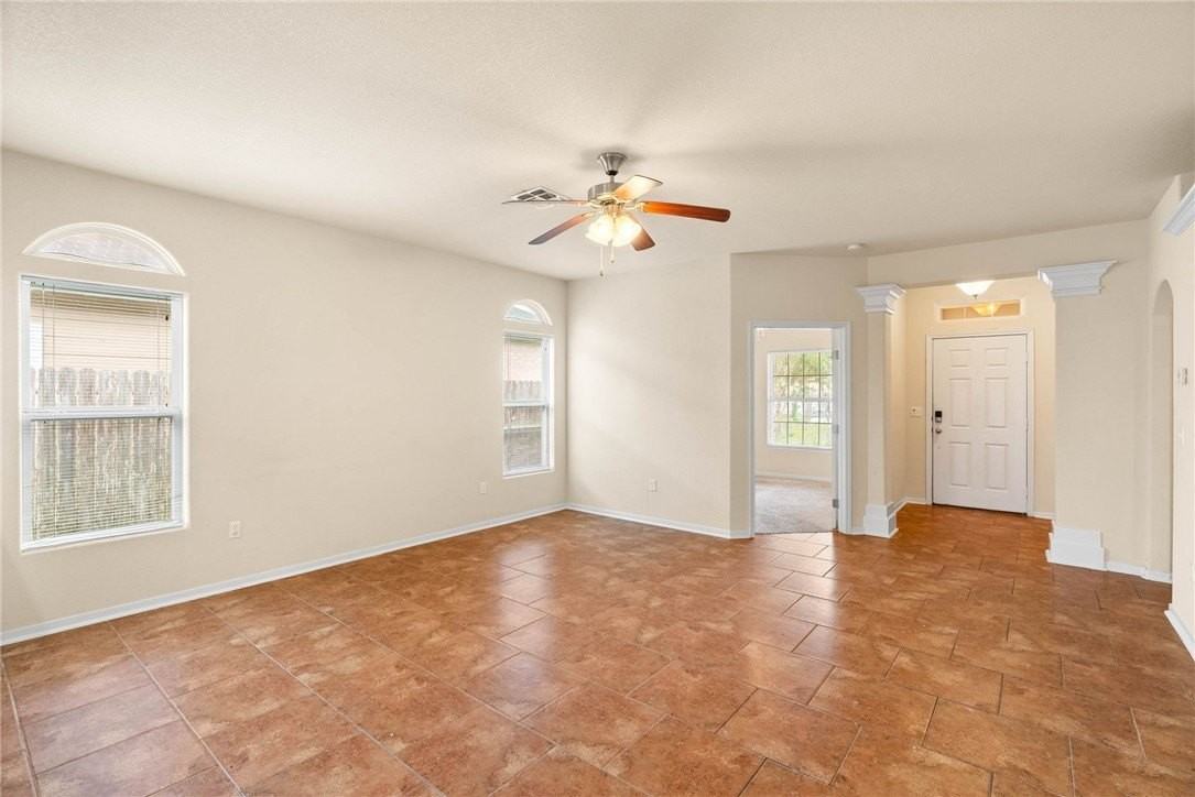 2529 Las Brisas St - Photo 3 of 15