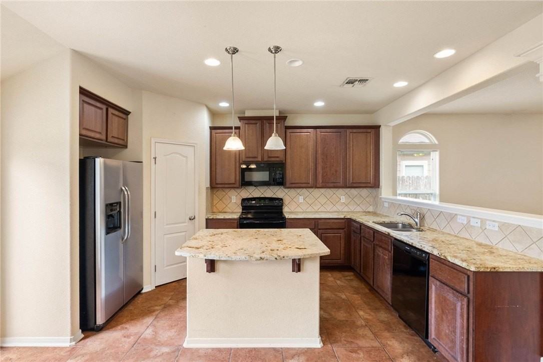 2529 Las Brisas St - Photo 5 of 15