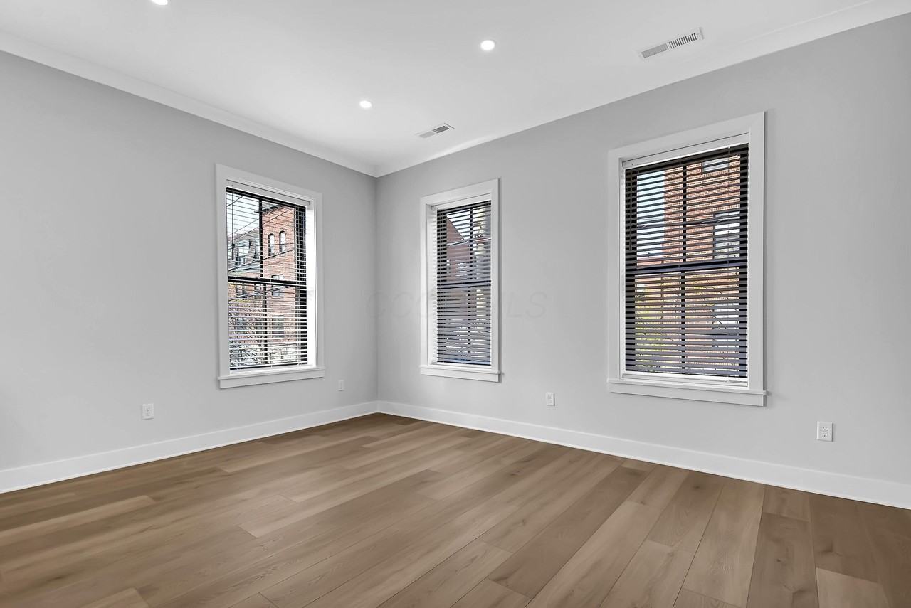 88 W Frankfort St - Photo 3 of 10