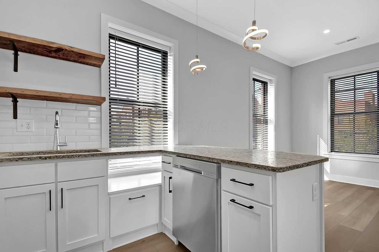 88 W Frankfort St - Photo 5 of 10