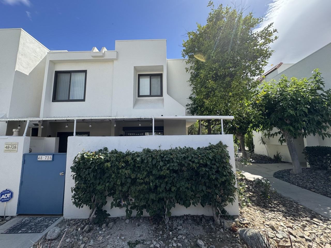 48728 Desert Flower Dr - Photo 2 of 34