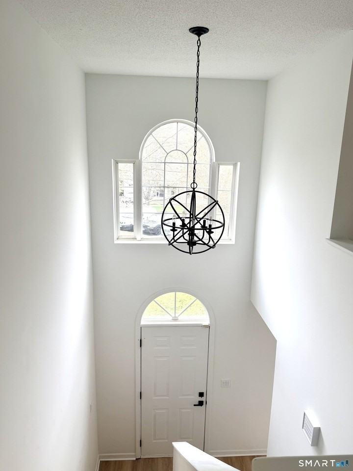 19 Lakeview Dr #19 - Photo 3 of 14