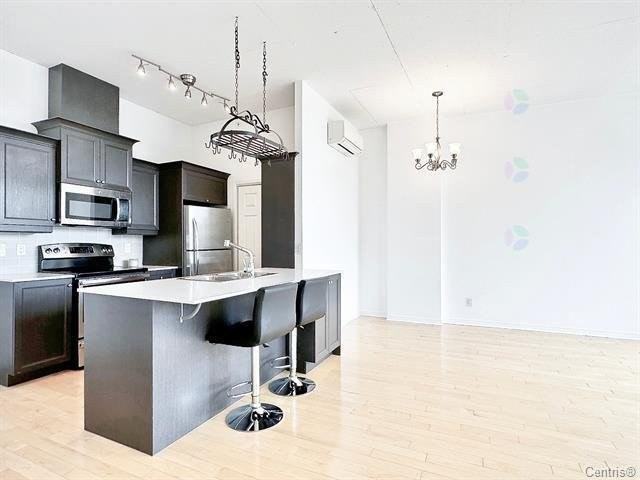 1235 Rue Bishop - Photo 2 of 9