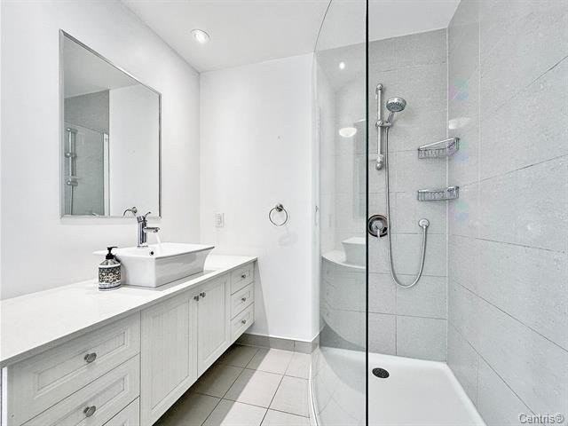 1235 Rue Bishop - Photo 5 of 9