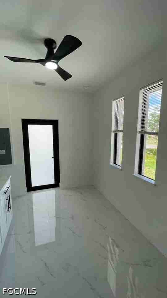 528 Raintree St E - Photo 2 of 10