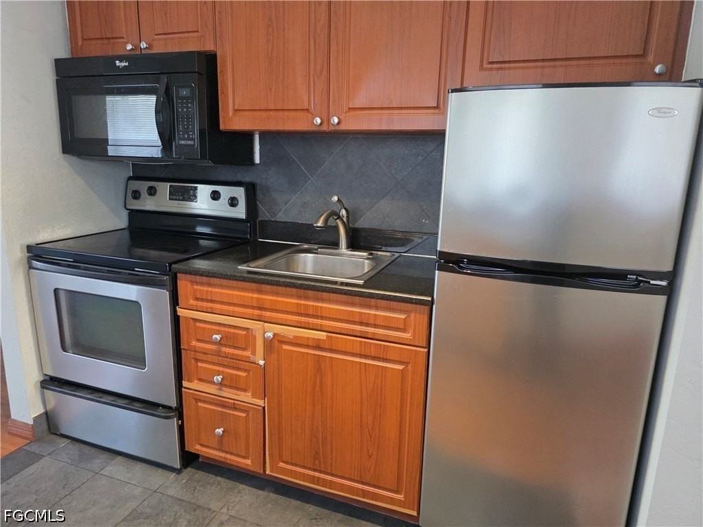 8162 Country Rd #205 - Photo 5 of 9