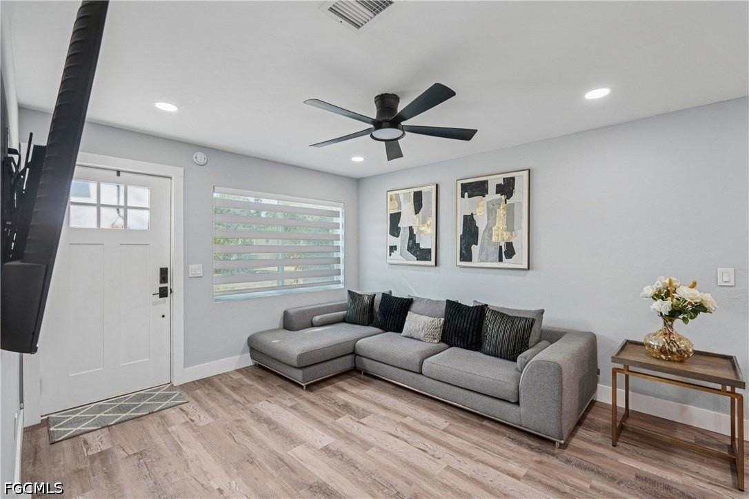 92 Oak St - Photo 4 of 29