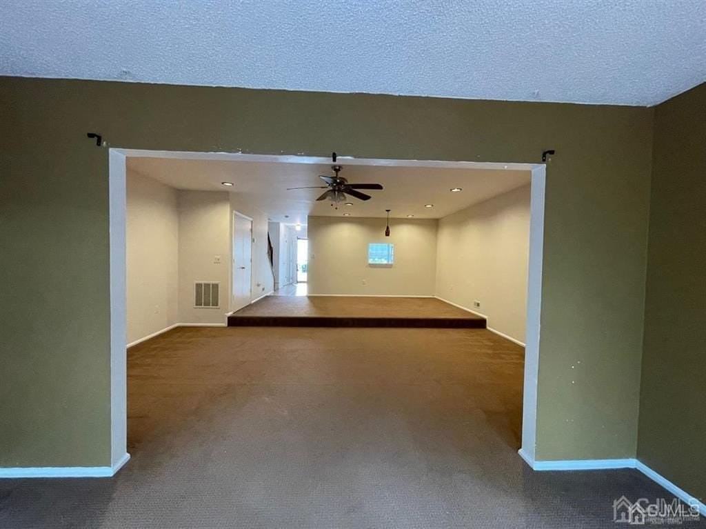 401 Hadleigh Ln - Photo 4 of 19