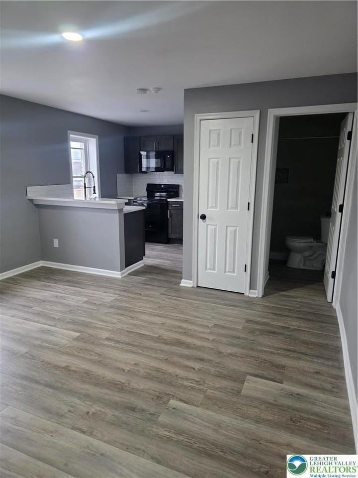 2050 Main St #8 - Photo 2 of 10