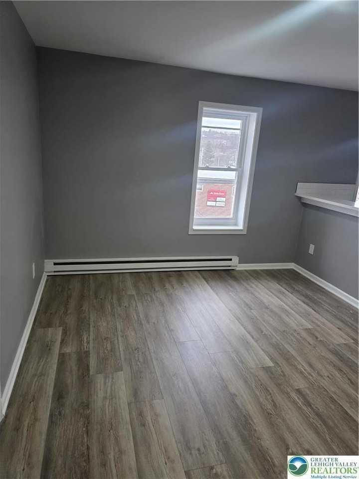 2050 Main St #8 - Photo 3 of 10