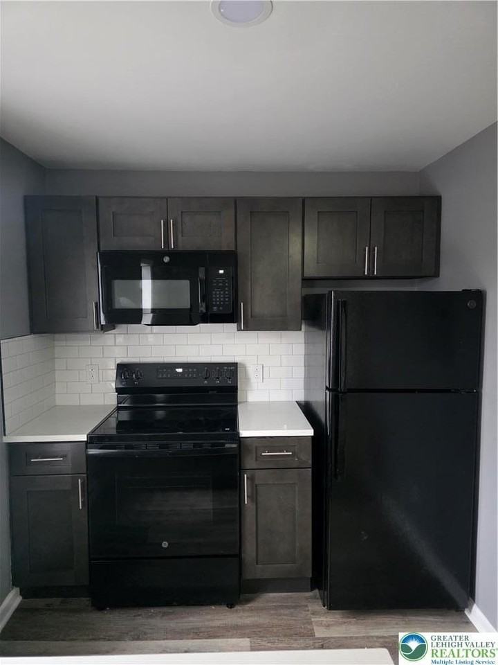 2050 Main St #8 - Photo 5 of 10