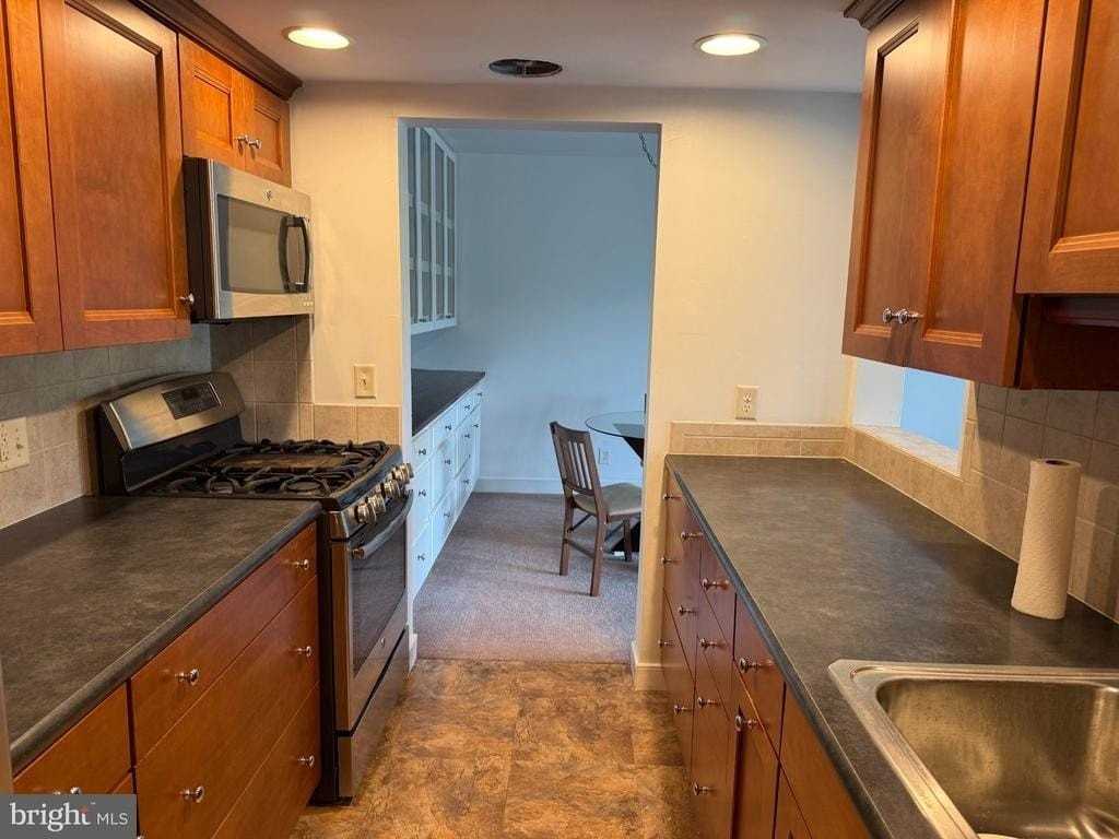 300 Drummers Ln #300 - Photo 3 of 17