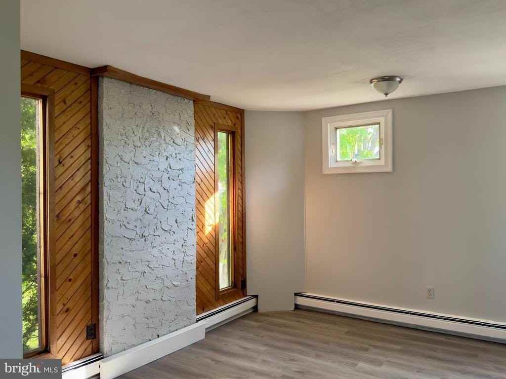 422 W 6th Ave - Photo 7 of 41