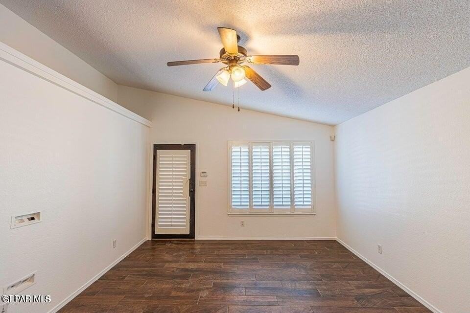 2080 Shreya St - Photo 2 of 28