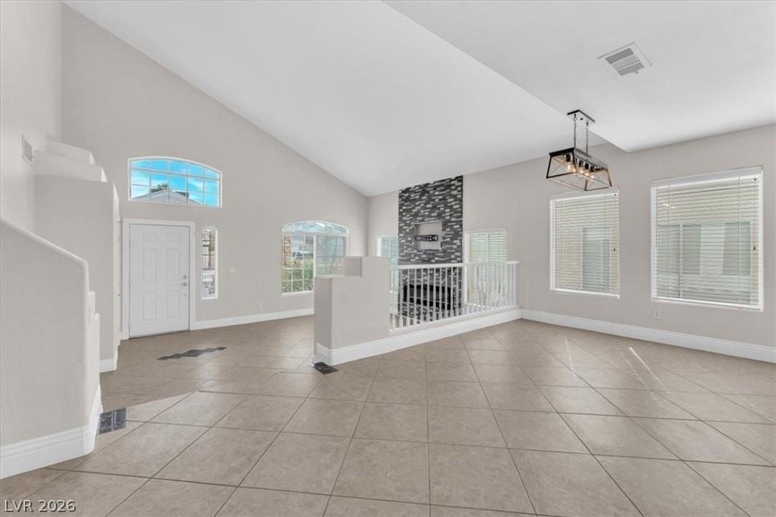 7237 Buglehorn St - Photo 7 of 33