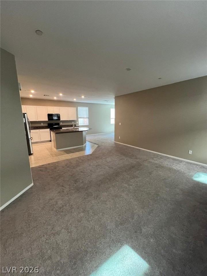 6071 Castle Gardens Ave - Photo 4 of 21