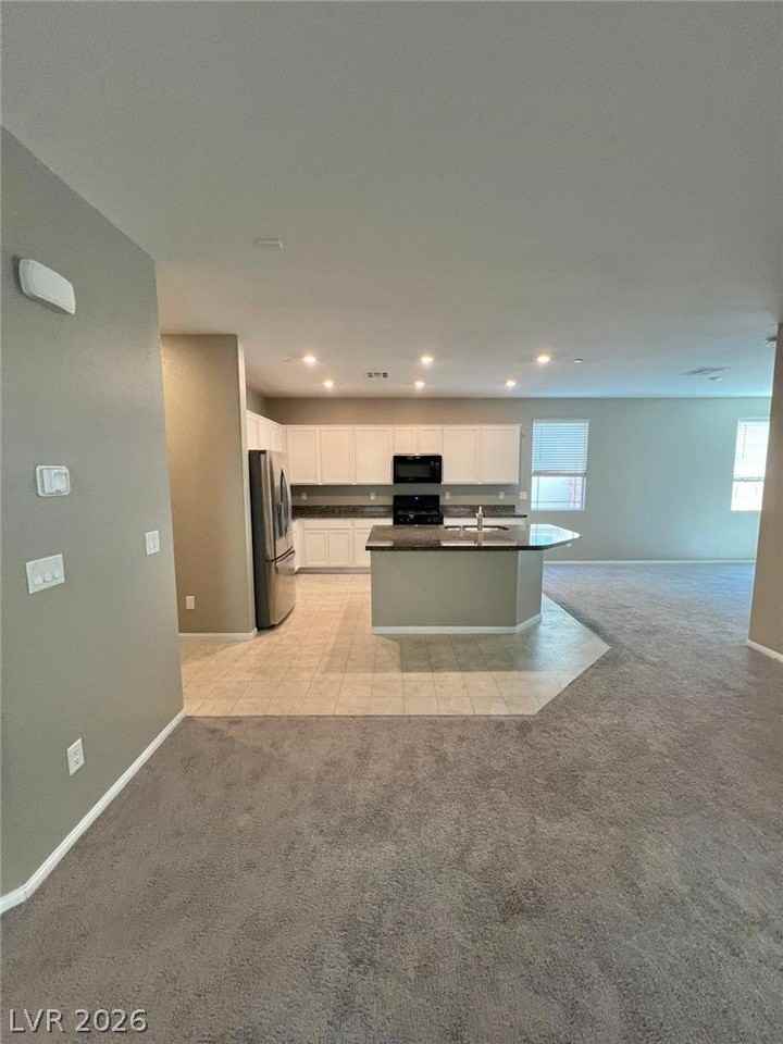 6071 Castle Gardens Ave - Photo 5 of 21