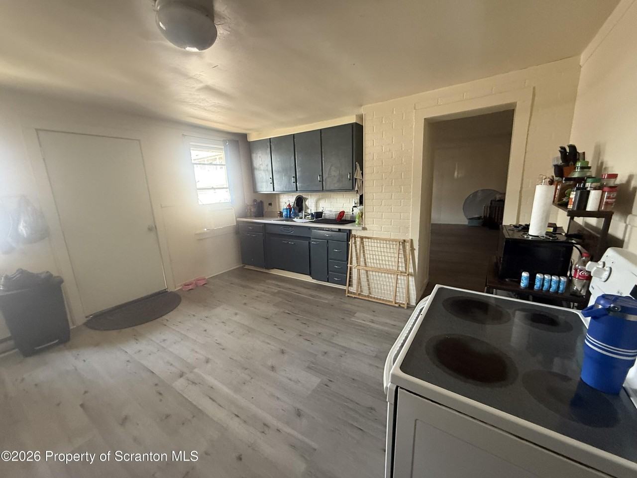 122 Willow St - Photo 4 of 8