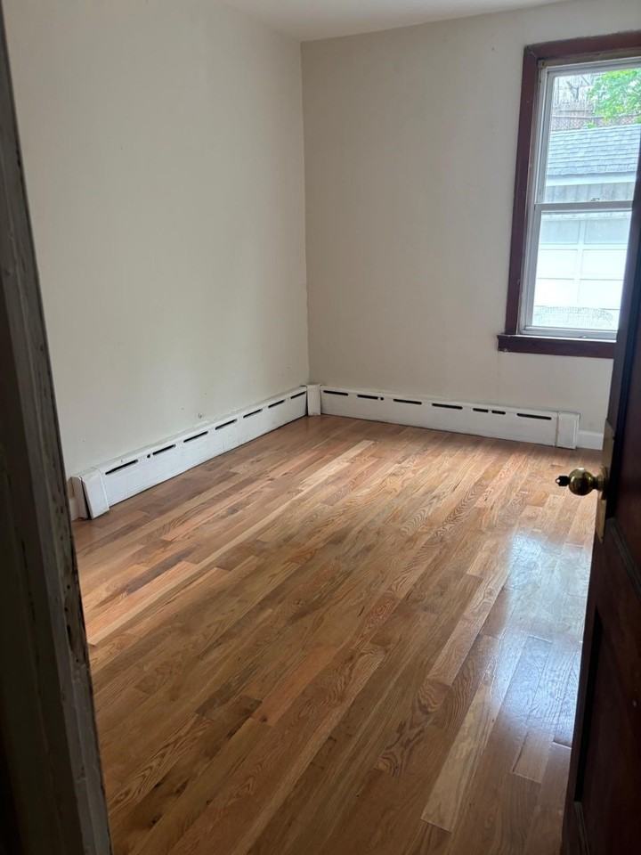 78 Sterling Ave #1 - Photo 4 of 8