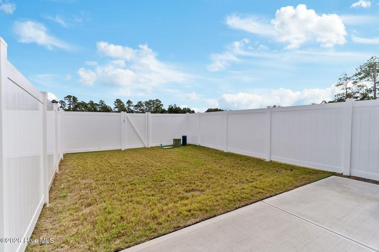 7114 Fisk Dr Ne - Photo 3 of 16