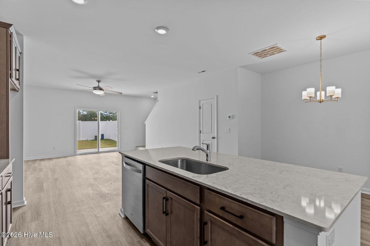 7114 Fisk Dr Ne - Photo 5 of 16