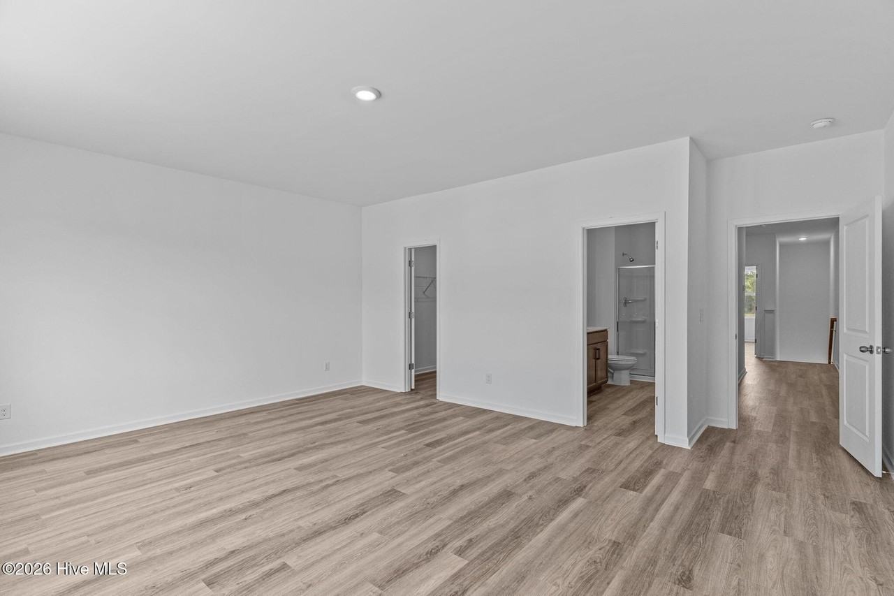 7114 Fisk Dr Ne - Photo 7 of 16