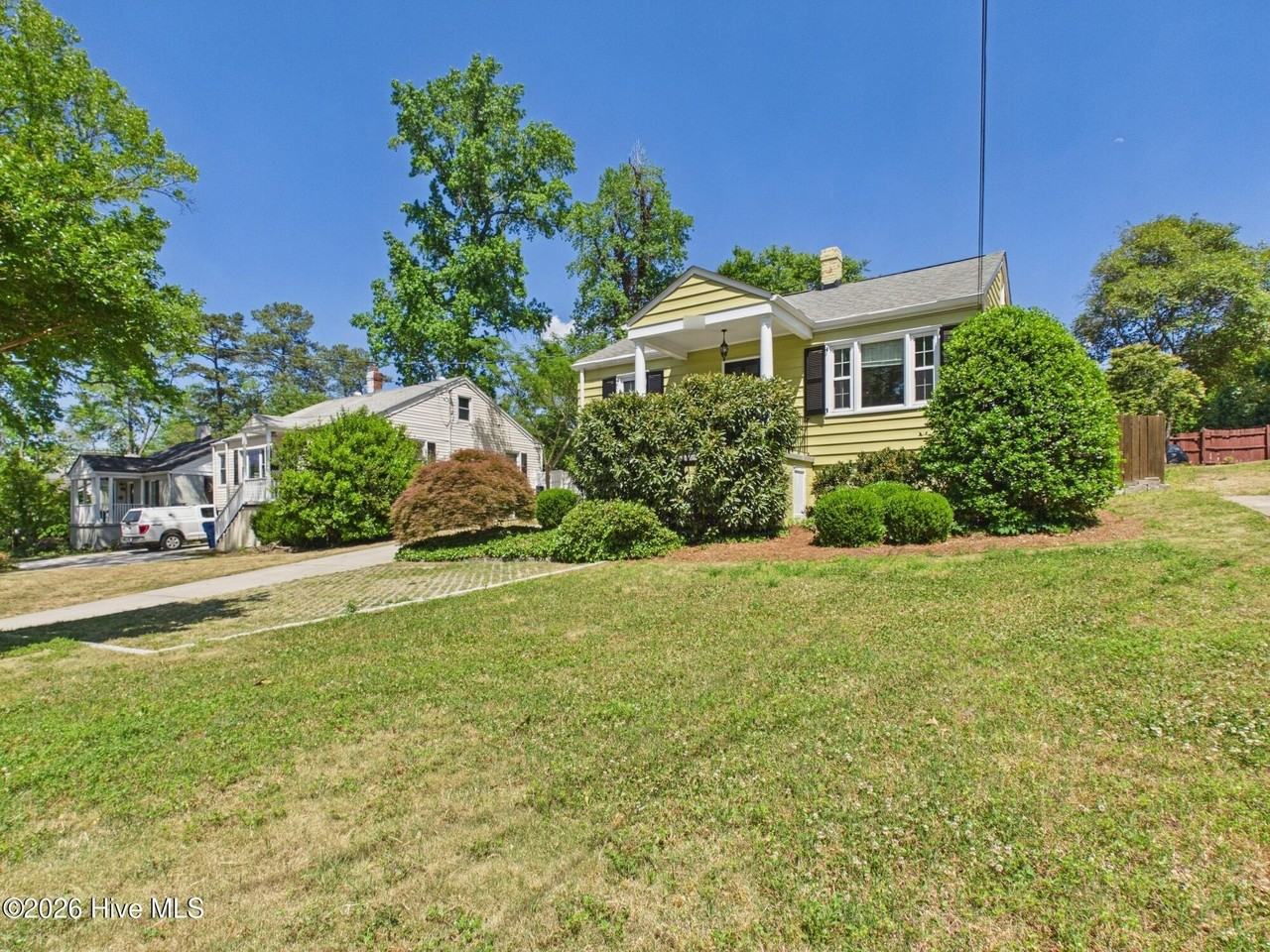 2912 Oberlin Rd - Photo 3 of 50