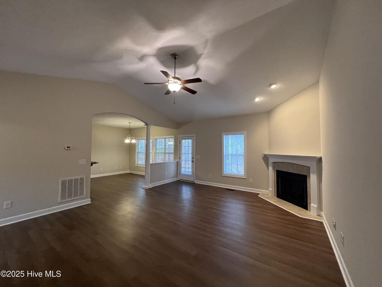 754 Riverbirch Dr - Photo 3 of 21