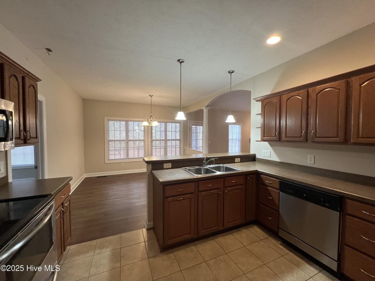 754 Riverbirch Dr - Photo 7 of 21