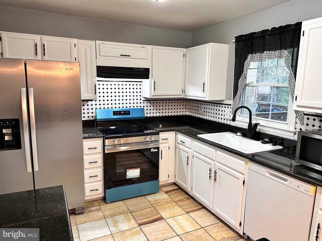 7914 Forest Path Way - Photo 4 of 19