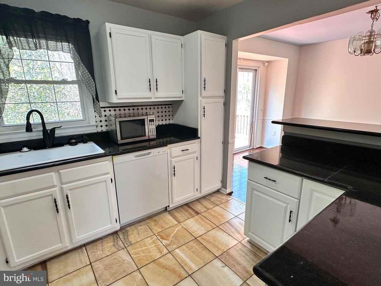 7914 Forest Path Way - Photo 5 of 19