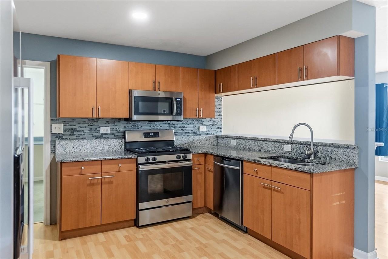 6432 26th St W - Photo 5 of 24