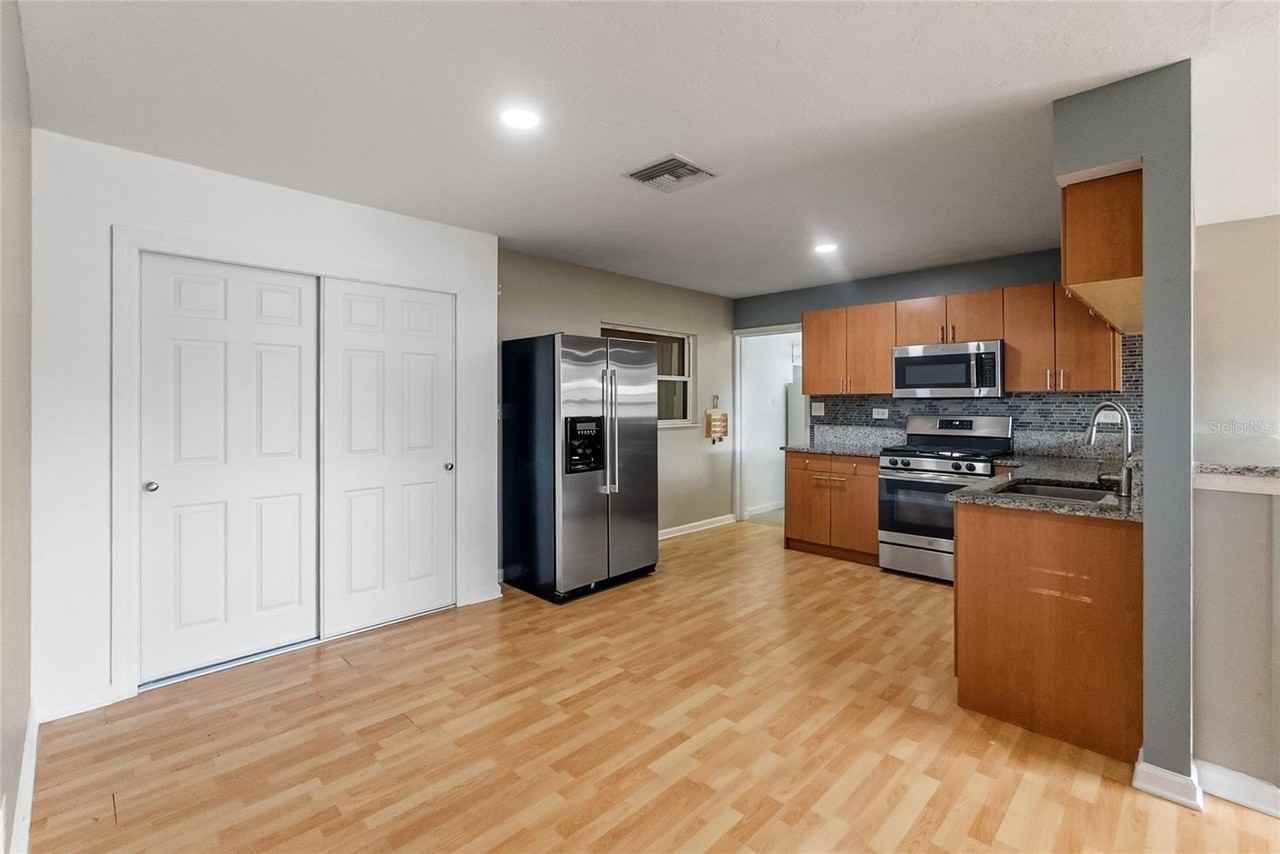 6432 26th St W - Photo 7 of 24